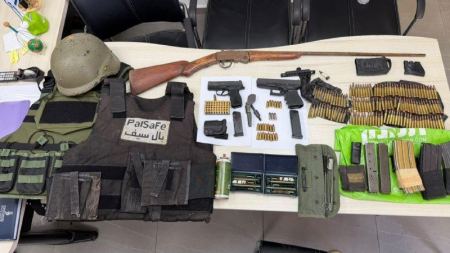 اعتقالات امنية وجنائية في الدهيشة وقلقس الخليل والرام بيت حنينا وشعفاط